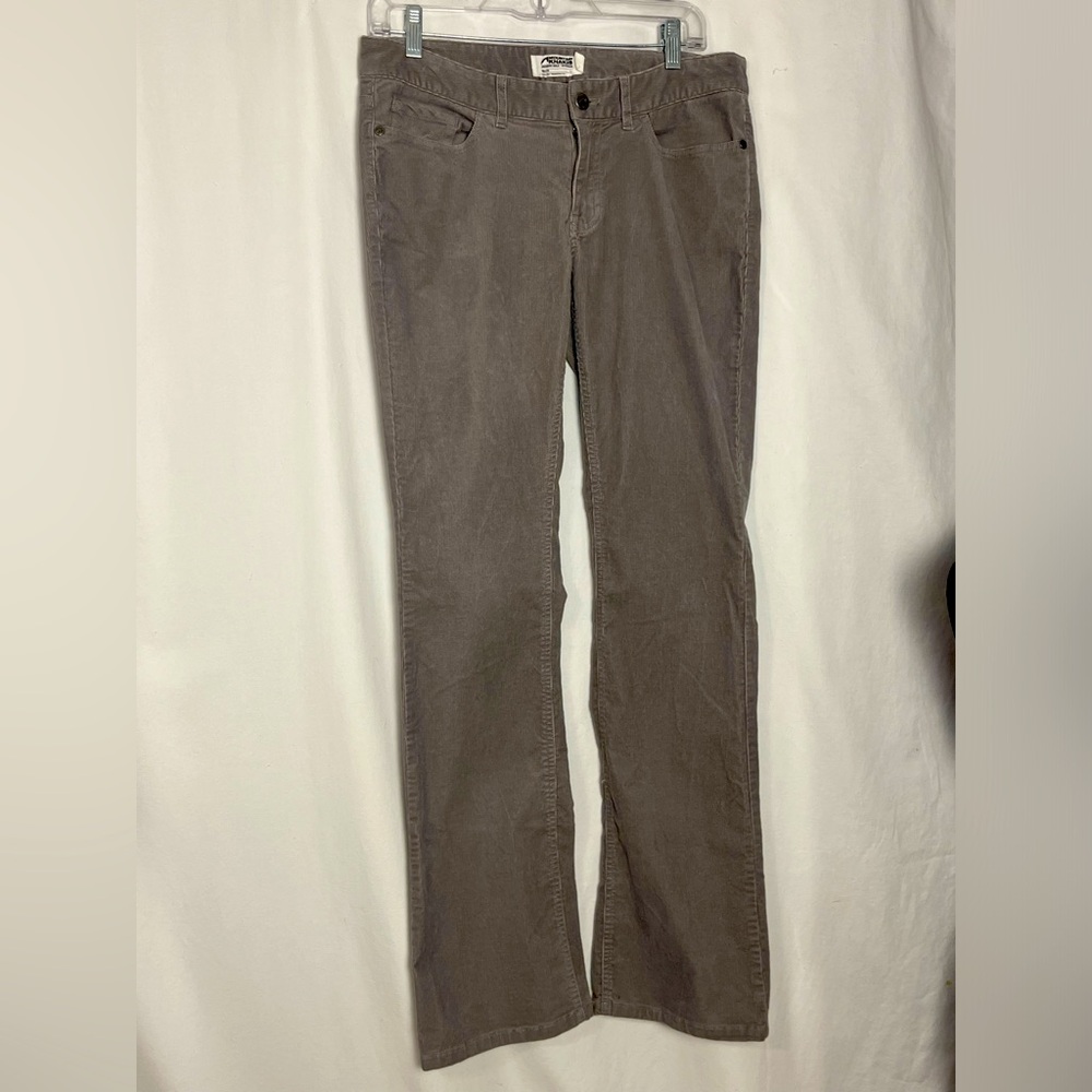 Mountain Khakis Jackson Hole, Wyoming slim fit size 4 courderoys 32” inseam